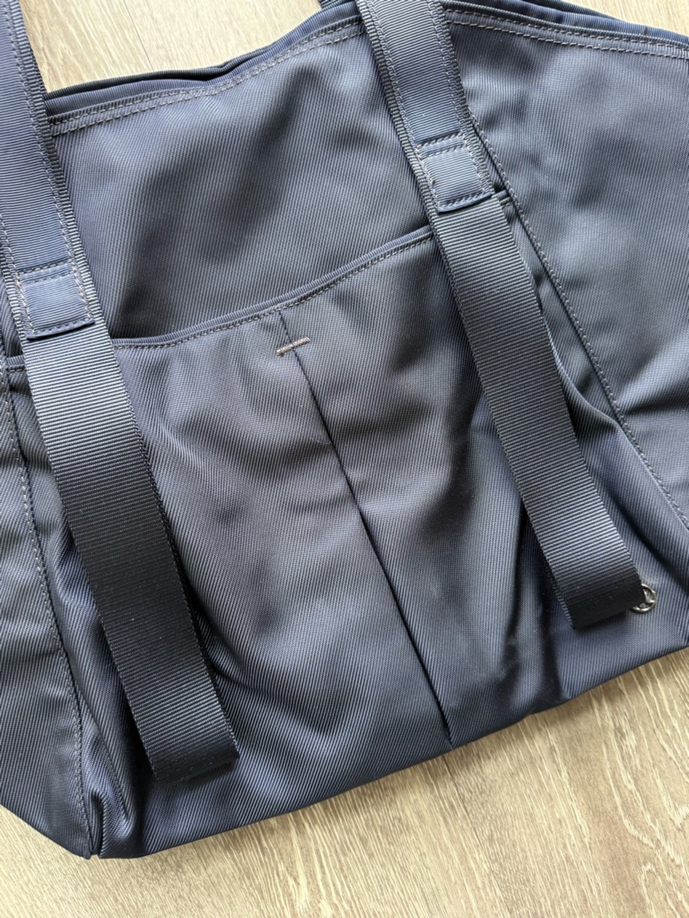 lululemon athletica - gym bag with yoga mat straps - Picture 5 of 14